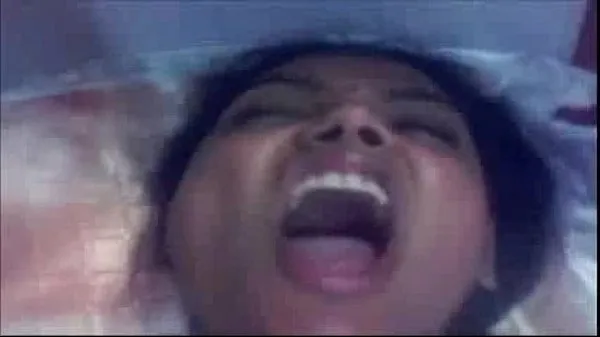 Näytä Indain Girl masturbating with vicious expressions tuoretta elokuvaa