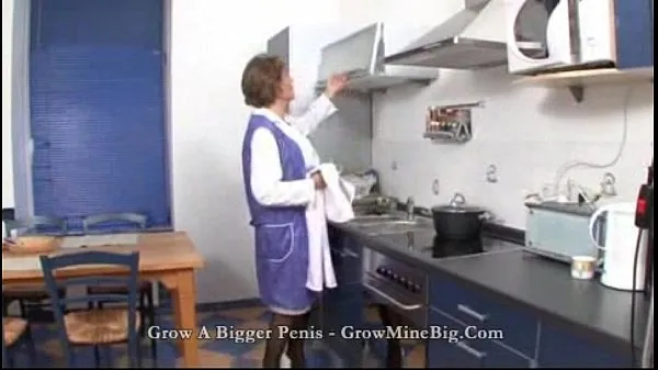 Mutass mature fuck in the Kitchen friss filmet