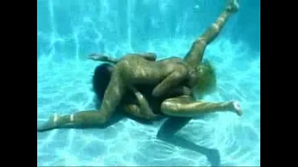 Tunjukkan Exposure - Lesbian underwater sex Filem baharu