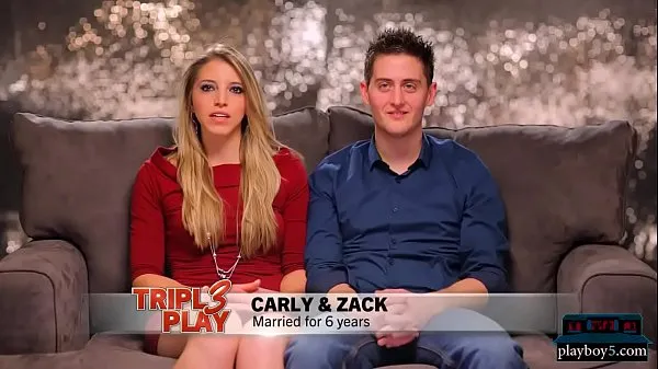 Zobraziť nové filmy (Married couple looking for a threesome for the first time)