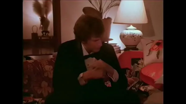 展示Virginia (1983) MrPerfect部新电影