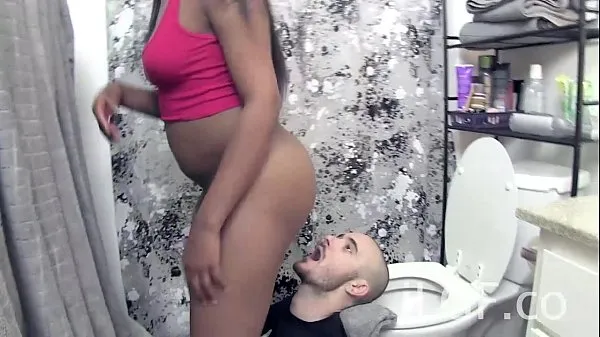 Mostra Nikki Ford Toilet Farts in Mouth nuovi film