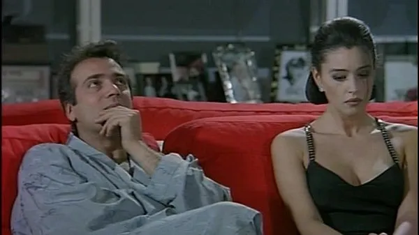 Εμφάνιση Monica Belluci (Italian actress) in La riffa (1991 φρέσκων ταινιών