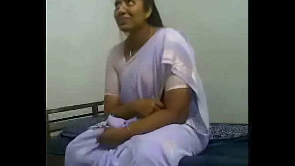 Tampilkan South indian Doctor aunty susila fucked hard -more clips Film baru
