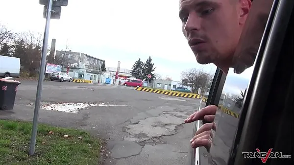 Visa Takevan Crazy homeless teenager fucked extremly raw in driving car färska filmer