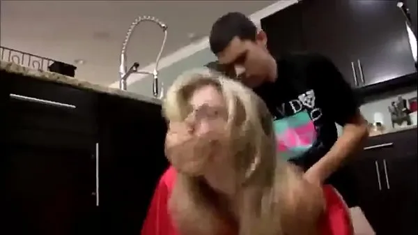 Young step Son Fucks his Hot stepMom in the Kitchen تازہ فلمیں دکھائیں