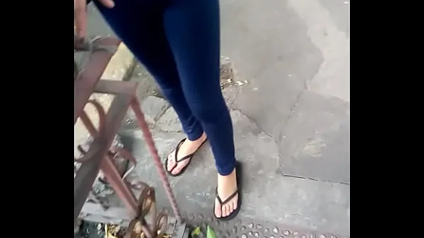 Mutass Nice feet in black sandals friss filmet