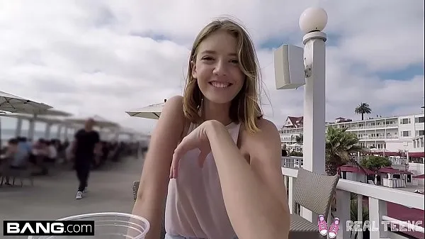 Zobrazit nové filmy (Real Teens - Teen POV pussy play in public)