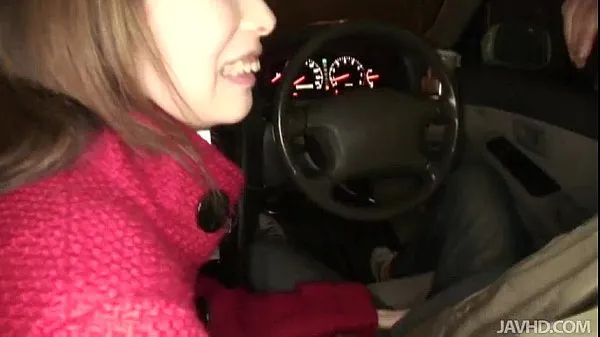 Horny Rinka steams up the windows in a car sucking a cock개의 최신 영화 표시