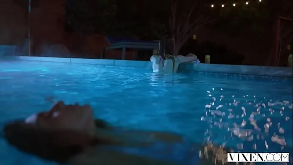 Show VIXEN Janice Griffith and Ivy Wolfe Sneak Into Backyard For Nighttime Pool Fun fresh Movies
