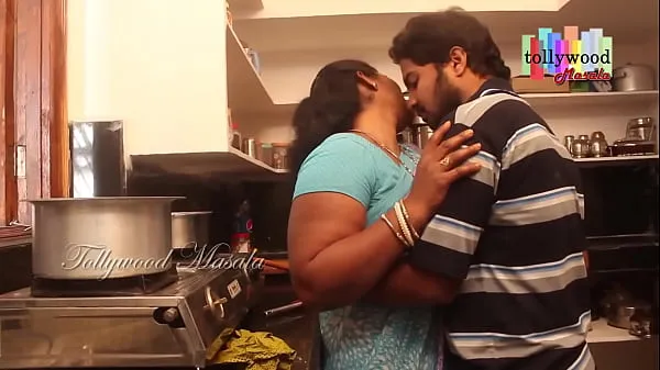 Hot desi masala aunty seduced by a teen boy ताज़ा फ़िल्में दिखाएँ