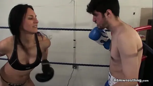 Femdom Boxing Beatdown of a Wimp Yeni Filmi göster
