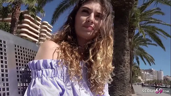 Vis GERMAN SCOUT - Magaluf Holiday Teen Candice with braces at Public Agent Casting nye film