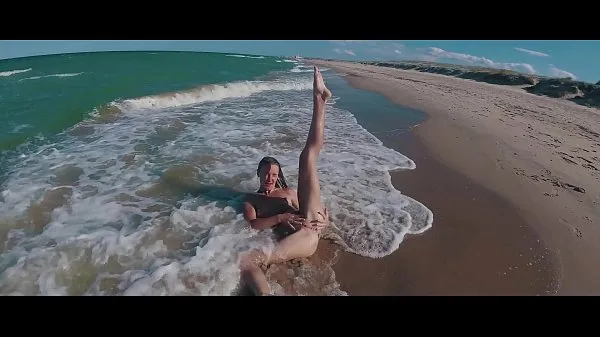 ASS DRIVER XXX - Naked Russian nudist girl Sasha Bikeyeva on on the public beaches of Valencia Yeni Filmi göster