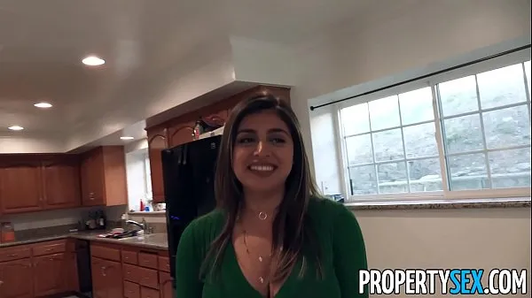 PropertySex Horny wife with big tits cheats on her husband with real estate agent تازہ فلمیں دکھائیں