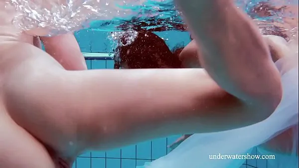 Vis Swimming pool babes hottest in the world ferske filmer