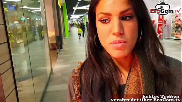Prikaži German amateur latina teen public pick up in shoppingcenter and POV fuck with huge cum loads svežih filmov