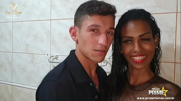 Pokaż Hot Brunette Leona Senna Fucks Hot With Surfer Cariocaa at Prime Partynowe filmy