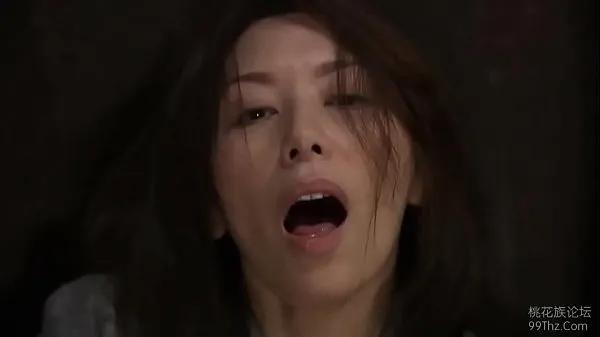 Zobrazit nové filmy (Japanese wife masturbating when catching two strangers)