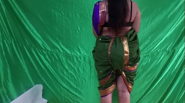 Vis Indian Aunty's hot figure fucks in such a way that water comes out of my cock ferske filmer