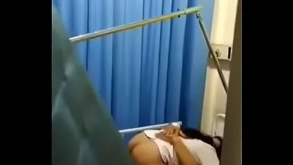 Nurse is caught having sex with patient تازہ فلمیں دکھائیں