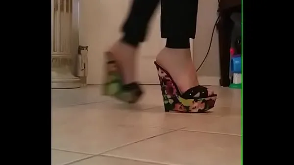Mutass My flower sandals friss filmet