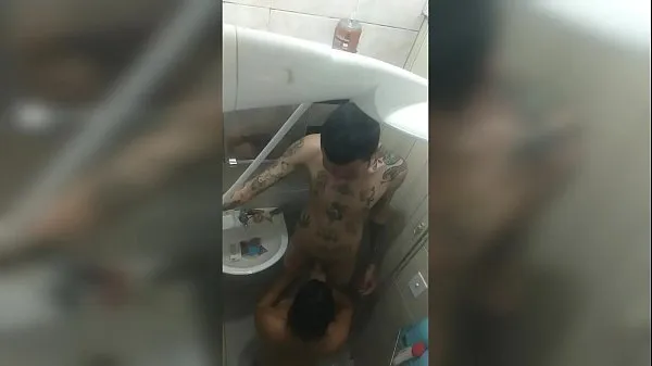 Show I filmed the new girl in the bath, with her mouth on the tattooed's cock... She Baez and Dluquinhaa fresh Movies