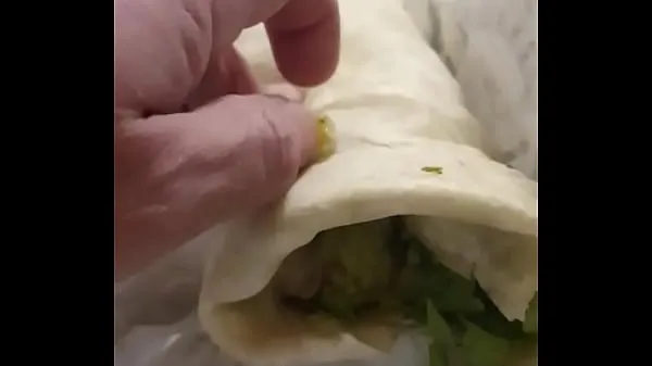 Prikaži Cum on food - hot burrito svežih filmov