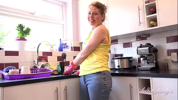 Vis AuntJudys - 46yo Natural FullBush Amateur MILF Alexia gives JOI in the Kitchen nye film