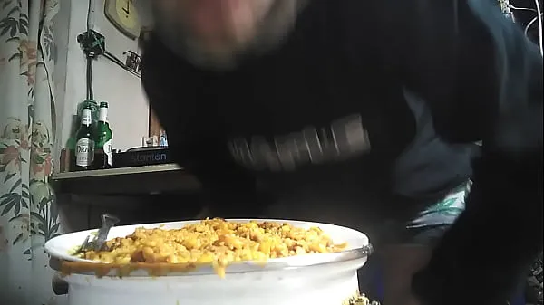 Mutass Eat cum from food friss filmet