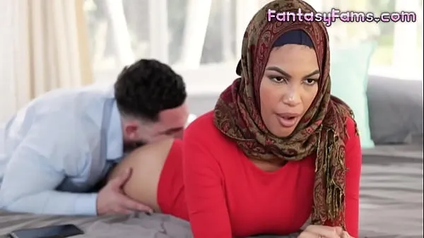 Näytä Fucking Muslim Converted Stepsister With Her Hijab On - Maya Farrell, Peter Green - Family Strokes tuoretta elokuvaa