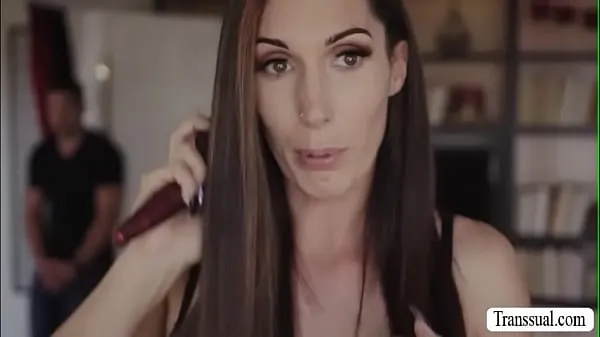 Prikaži Stepson bangs the ass of her trans stepmom svežih filmov