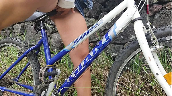 Mutass Student Girl Riding Bicycle&Masturbating On It After Classes In Public Park friss filmet