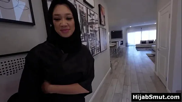 Näytä Muslim girl in hijab asks for a sex lesson tuoretta elokuvaa