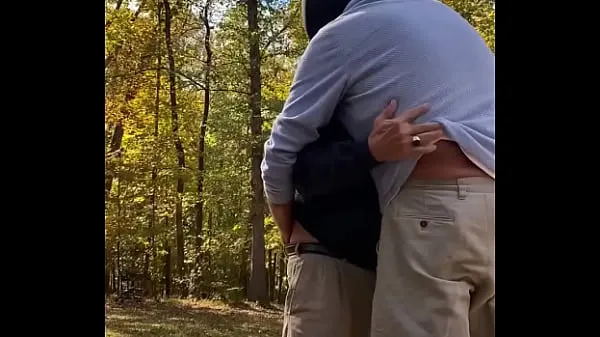 Mutass Fucking outside mature men in fall friss filmet