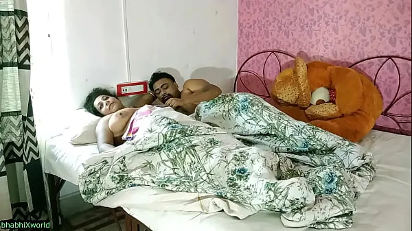 Tampilkan India hot istri rahasia seks dengan Office BOSS! seks panas Film baru