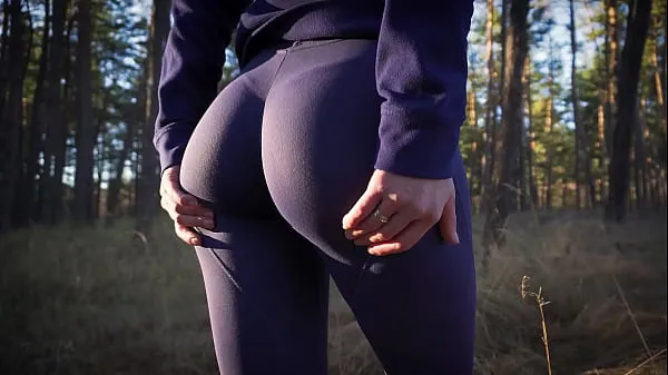 عرض Latina Milf In Super Tight Yoga Pants Teasing Her Amazing Ass In The Forest أفلام جديدة