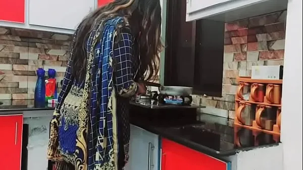 Prikaži Indian Stepmom Fucked In Kitchen By Husband,s Friend svežih filmov