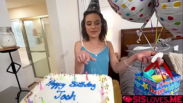 Pokaż Joshua Lewis celebrates birthday with Aria Valencia's delicious pussynowe filmy