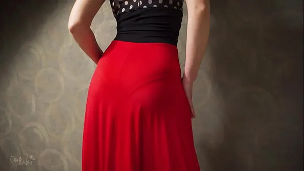 Pokaż Hot Milf In Tight Dress Teasing Visible Panty Linenowe filmy