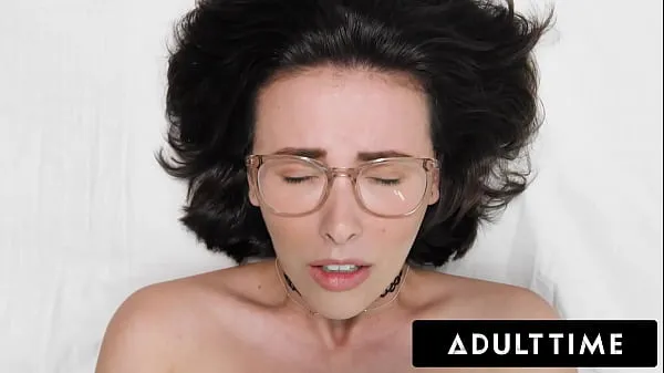 Prikaži ADULT TIME - How Women Orgasm With Casey Calvert svežih filmov