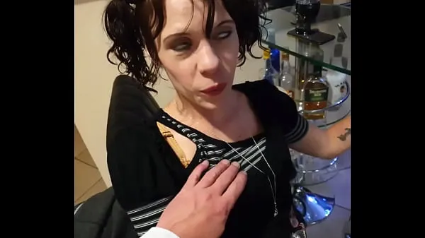 Mutass Skinny slut in short dress smoking showing her pussy friss filmet