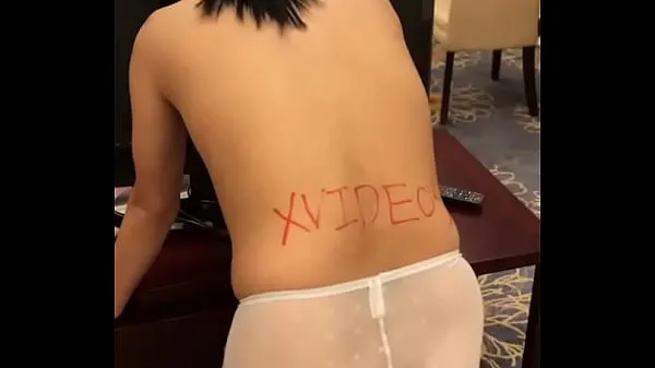 Εμφάνιση Slut fucks in hotel φρέσκων ταινιών