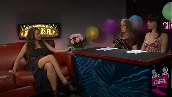 Dana and Keira get to know Hottie Allie Haze on the Kinky and Creepy Show Yeni Filmi göster