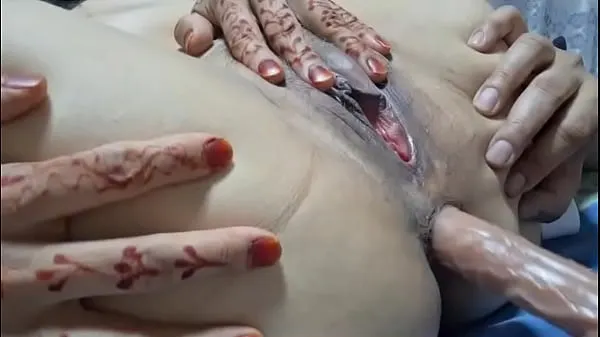 展示Pakistani husband sucking and play with dildo with nasreen anal and pussy部新电影