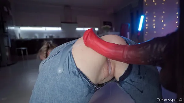 Hiển thị Big Ass Teen in Ripped Jeans Gets Multiply Loads from Northosaur Dildo Phim mới
